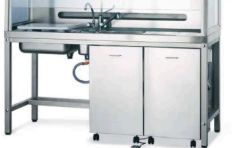 Actividades de mantenimento de mesas de tallado en laboratorios clínicos y servicios de anatomía patológica